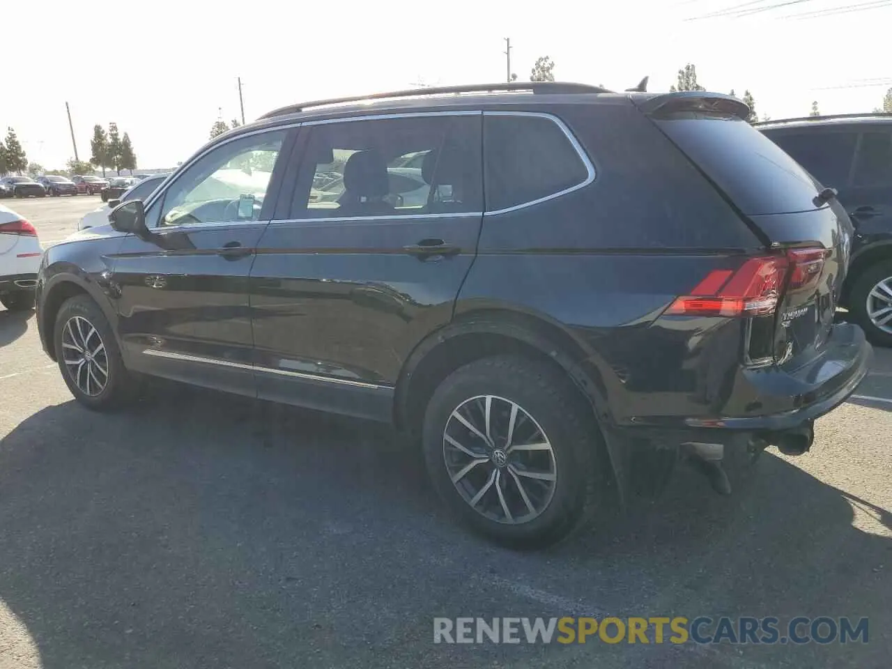 2 Photograph of a damaged car 3VV3B7AX2LM105721 VOLKSWAGEN TIGUAN 2020
