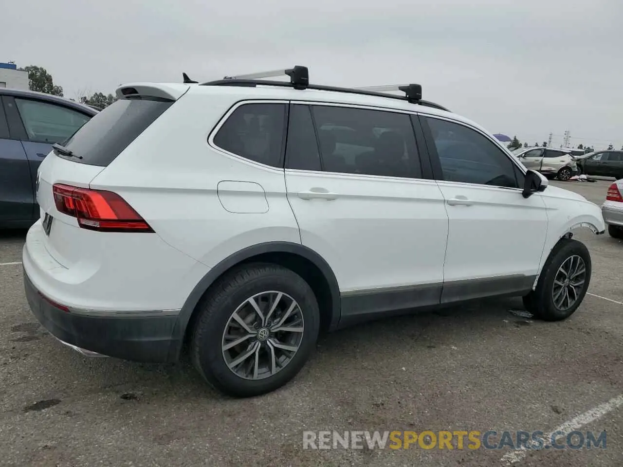 3 Photograph of a damaged car 3VV3B7AX3LM019348 VOLKSWAGEN TIGUAN 2020