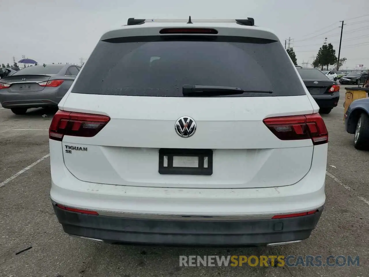6 Photograph of a damaged car 3VV3B7AX3LM019348 VOLKSWAGEN TIGUAN 2020