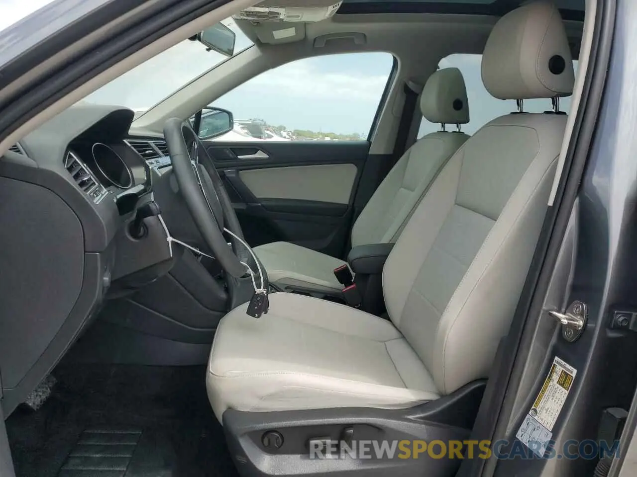 7 Photograph of a damaged car 3VV3B7AX3LM088556 VOLKSWAGEN TIGUAN 2020