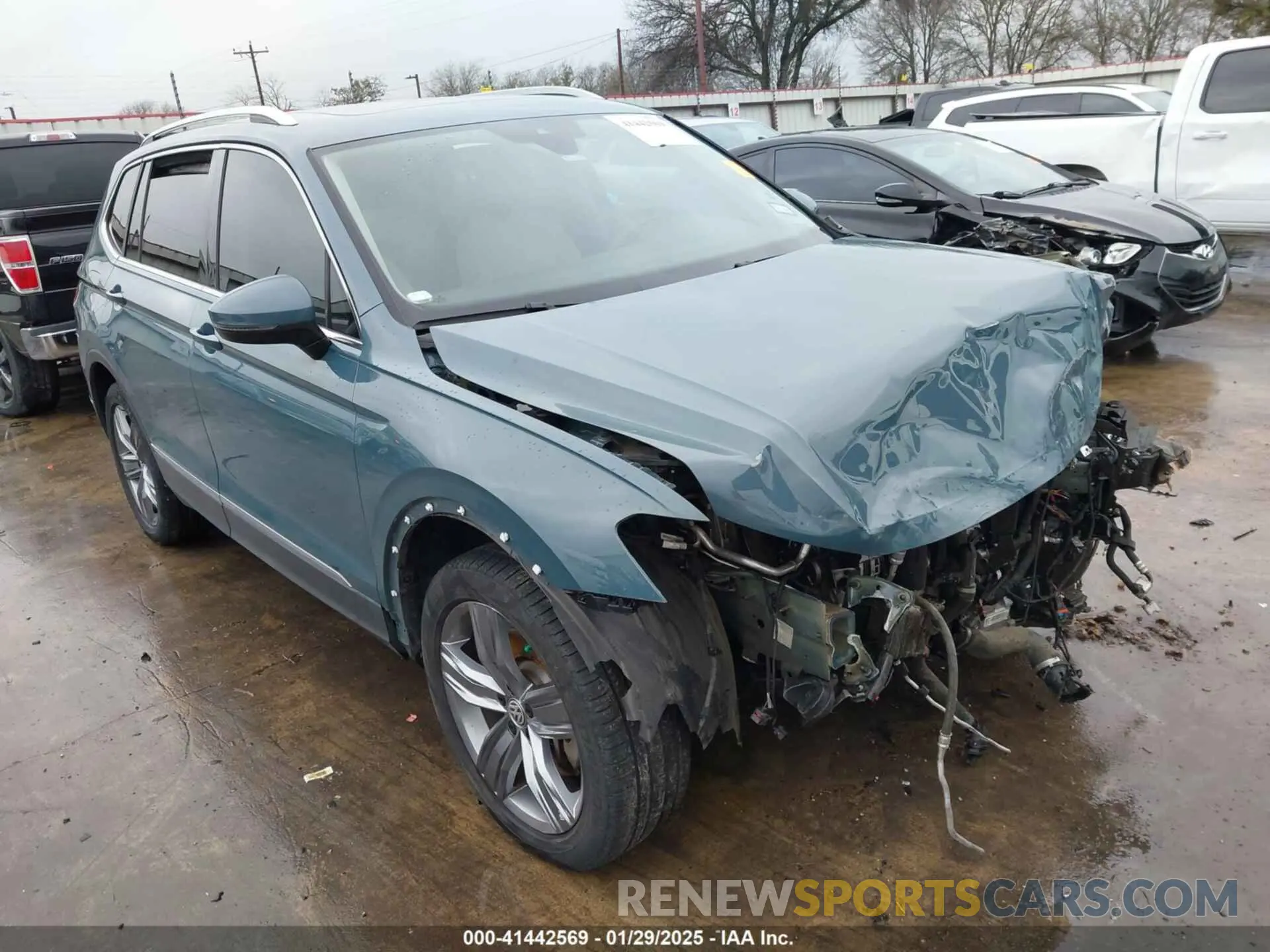 1 Photograph of a damaged car 3VV3B7AX3LM115514 VOLKSWAGEN TIGUAN 2020