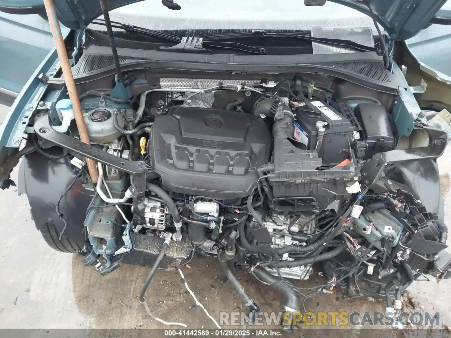 10 Photograph of a damaged car 3VV3B7AX3LM115514 VOLKSWAGEN TIGUAN 2020