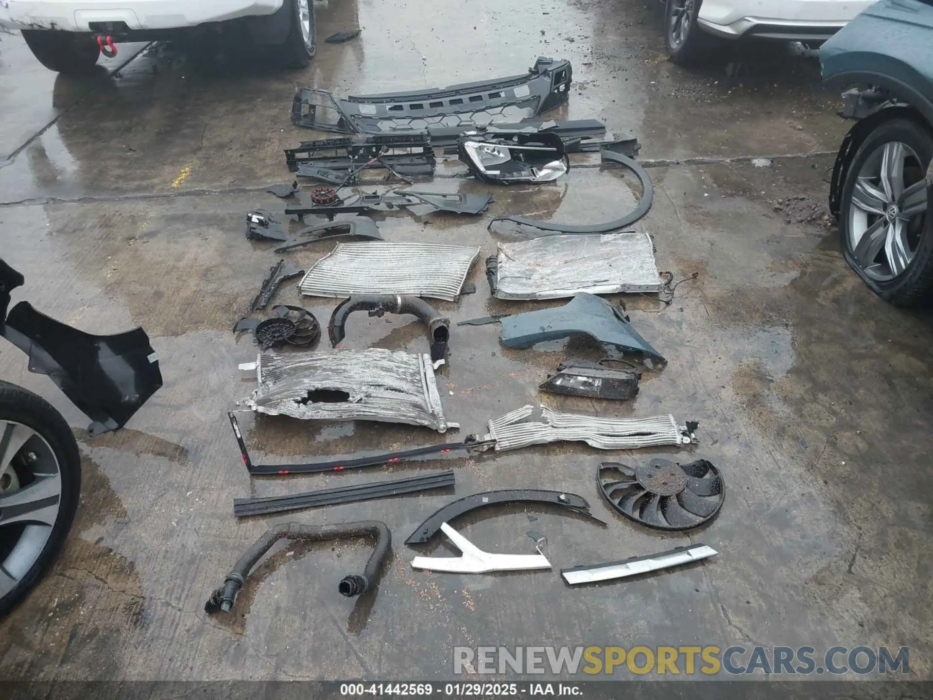 11 Photograph of a damaged car 3VV3B7AX3LM115514 VOLKSWAGEN TIGUAN 2020