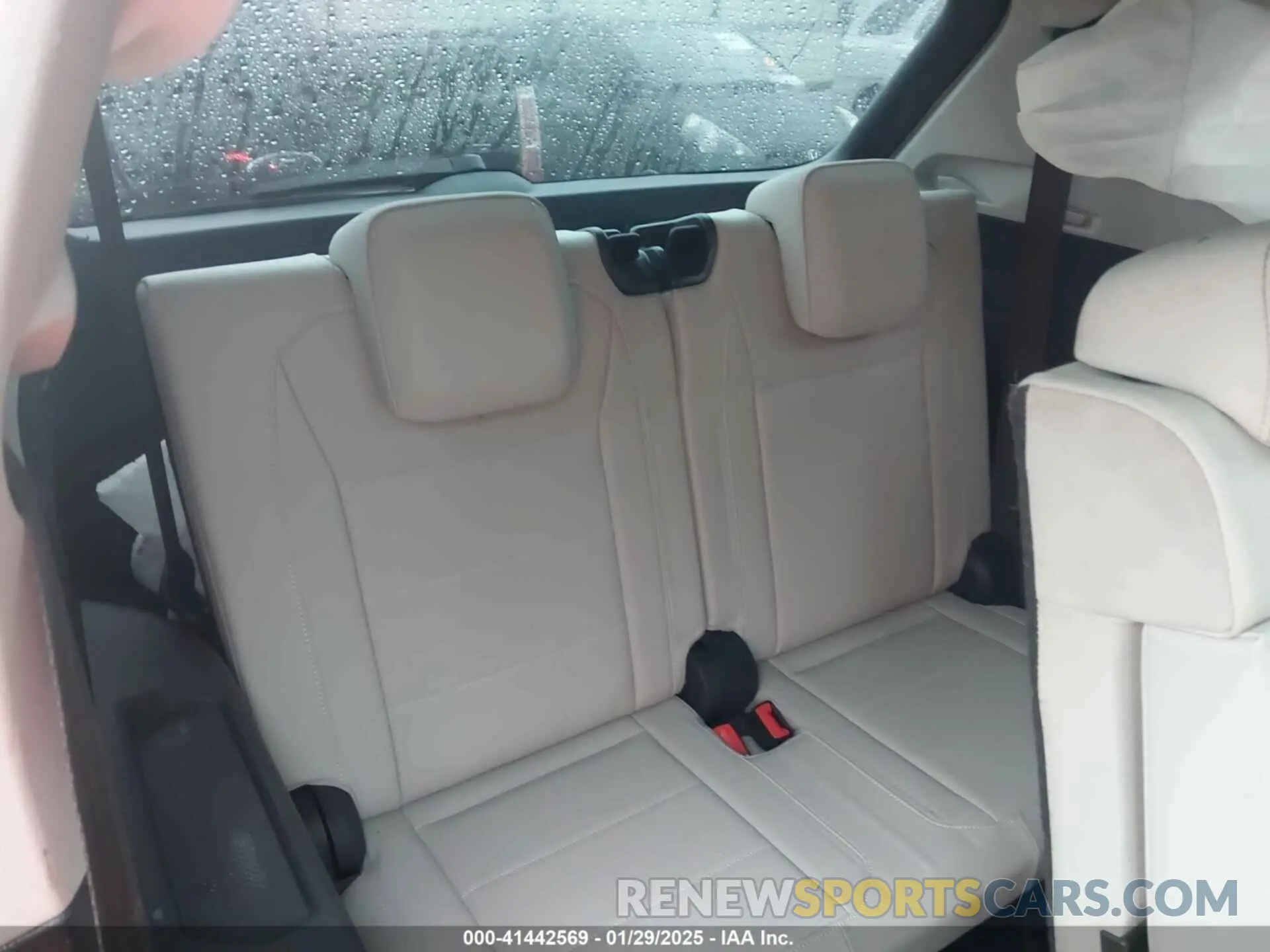 17 Photograph of a damaged car 3VV3B7AX3LM115514 VOLKSWAGEN TIGUAN 2020