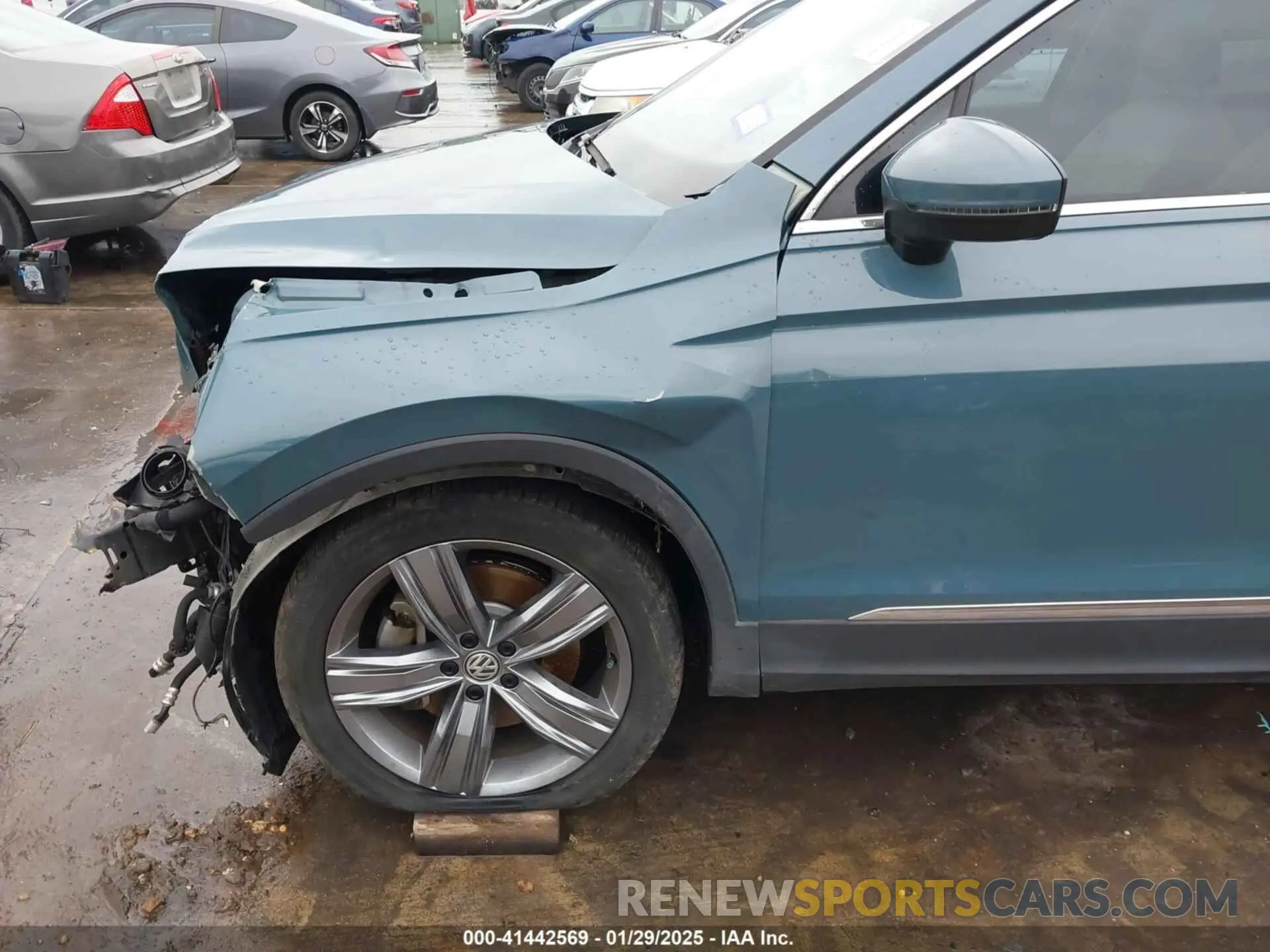 19 Photograph of a damaged car 3VV3B7AX3LM115514 VOLKSWAGEN TIGUAN 2020