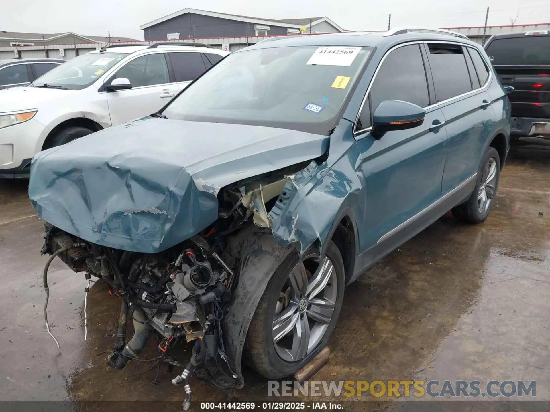 2 Photograph of a damaged car 3VV3B7AX3LM115514 VOLKSWAGEN TIGUAN 2020