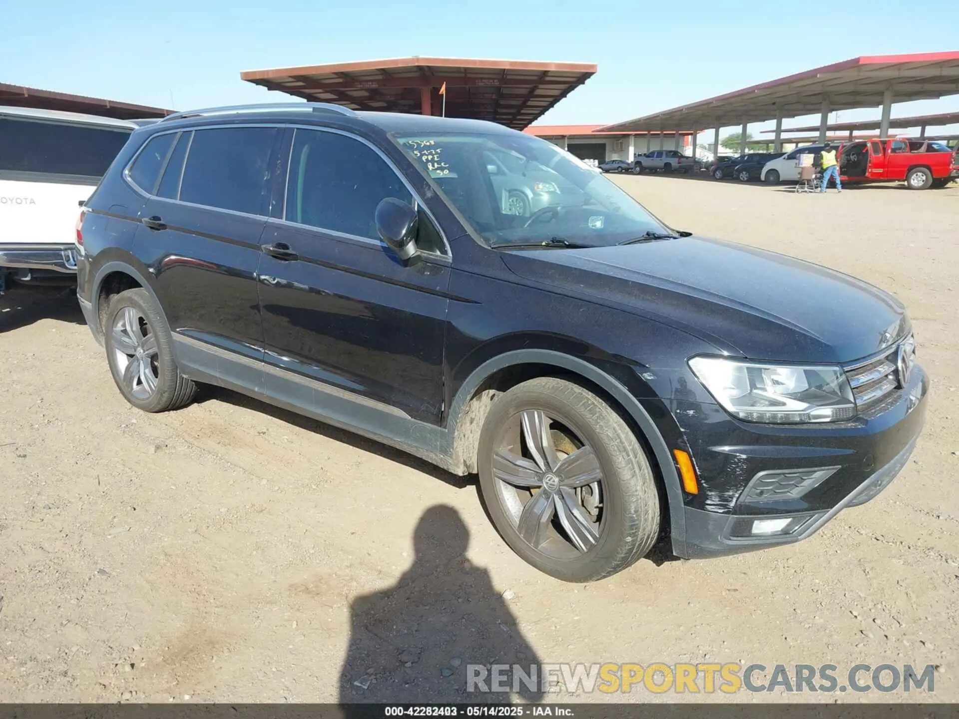 1 Photograph of a damaged car 3VV3B7AX3LM121409 VOLKSWAGEN TIGUAN 2020