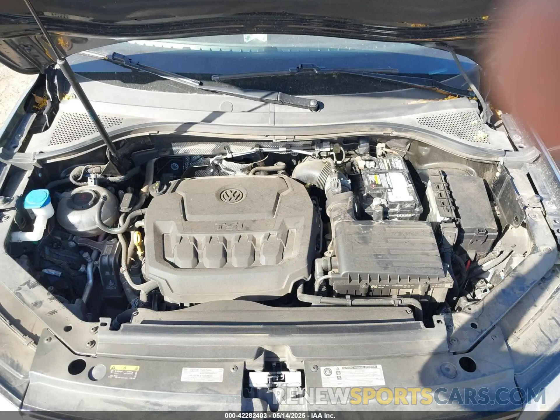 10 Photograph of a damaged car 3VV3B7AX3LM121409 VOLKSWAGEN TIGUAN 2020