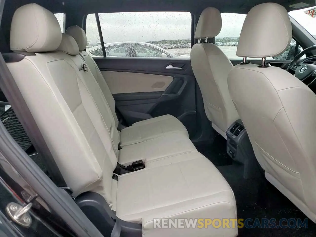10 Photograph of a damaged car 3VV3B7AX3LM132894 VOLKSWAGEN TIGUAN 2020
