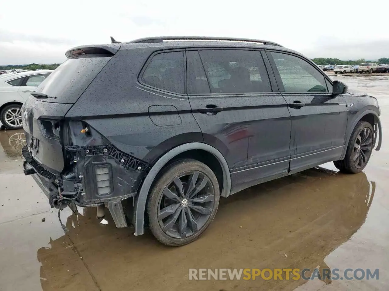 3 Photograph of a damaged car 3VV3B7AX3LM132894 VOLKSWAGEN TIGUAN 2020