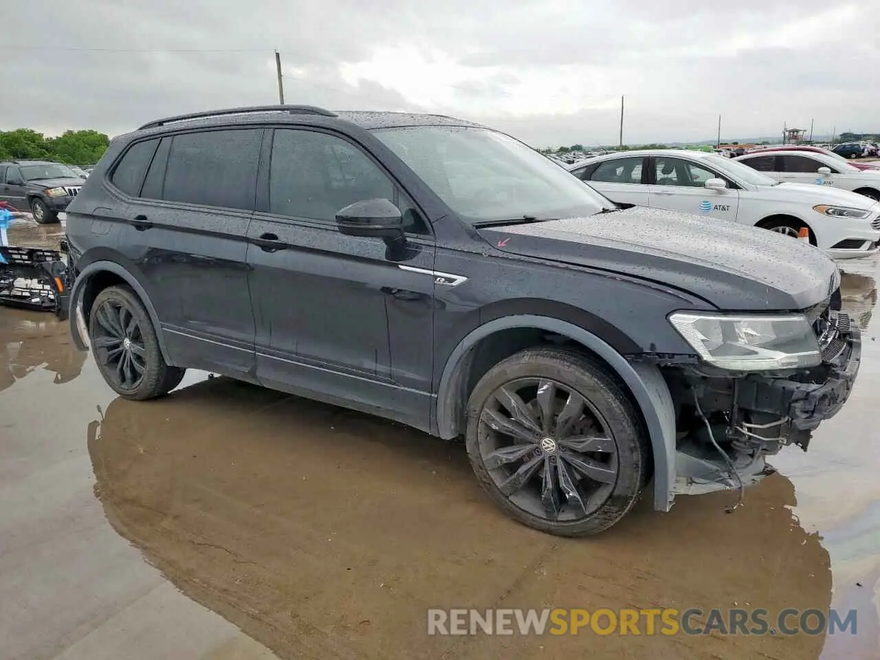 4 Photograph of a damaged car 3VV3B7AX3LM132894 VOLKSWAGEN TIGUAN 2020
