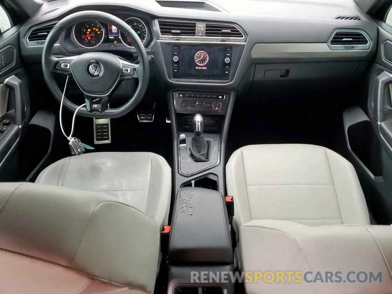 8 Photograph of a damaged car 3VV3B7AX3LM132894 VOLKSWAGEN TIGUAN 2020