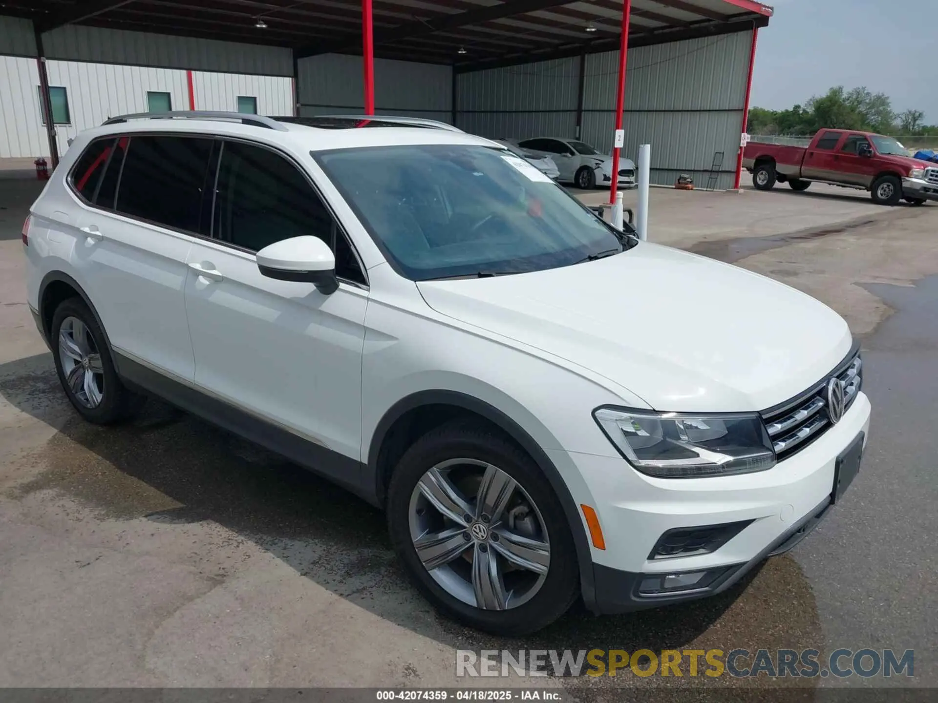 1 Фотография поврежденного автомобиля 3VV3B7AX4LM032609 VOLKSWAGEN TIGUAN 2020