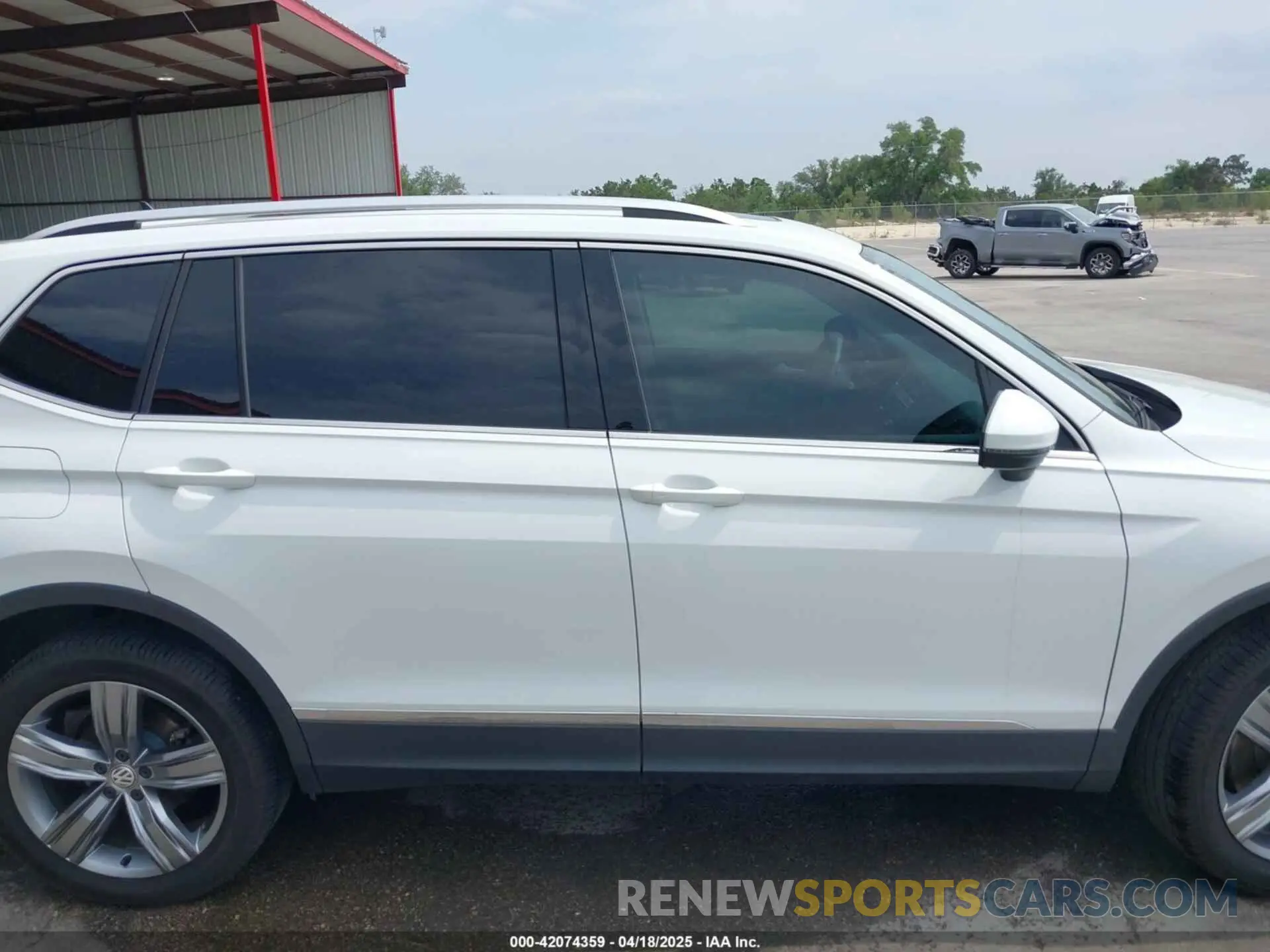 13 Фотография поврежденного автомобиля 3VV3B7AX4LM032609 VOLKSWAGEN TIGUAN 2020