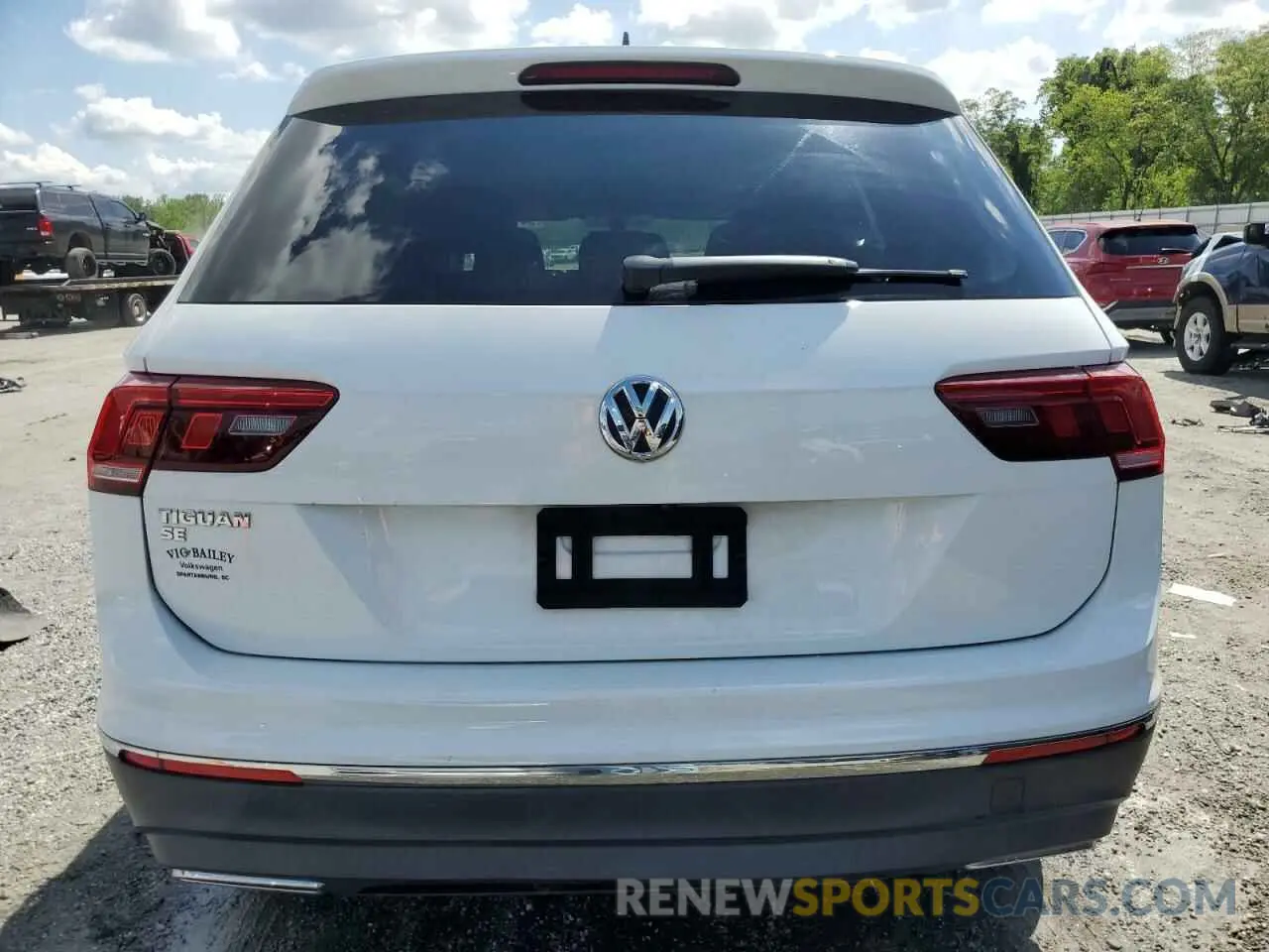 6 Photograph of a damaged car 3VV3B7AX4LM058417 VOLKSWAGEN TIGUAN 2020