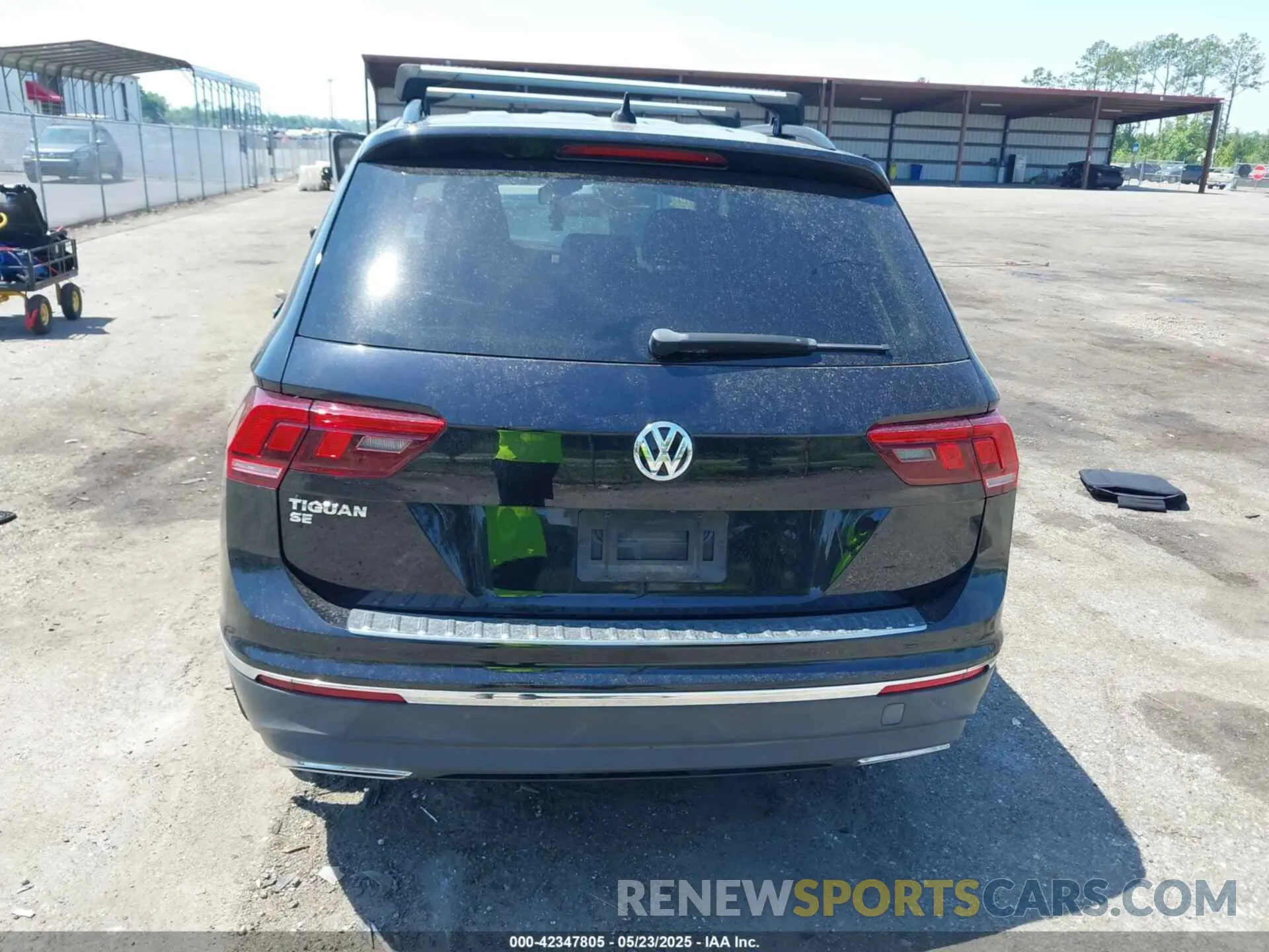 15 Photograph of a damaged car 3VV3B7AX4LM120172 VOLKSWAGEN TIGUAN 2020