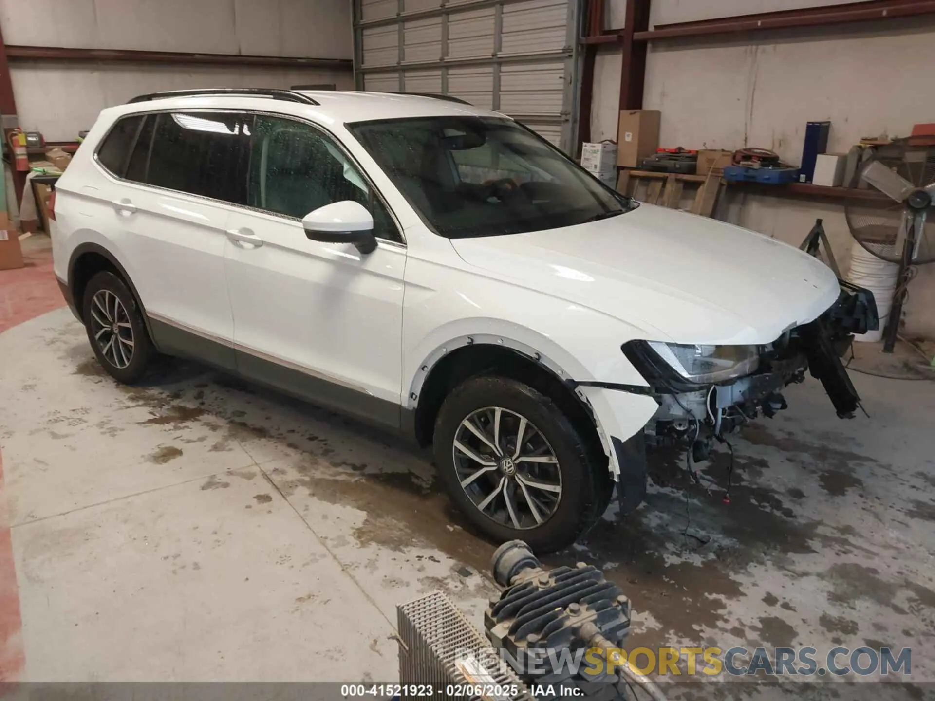1 Photograph of a damaged car 3VV3B7AX4LM141023 VOLKSWAGEN TIGUAN 2020