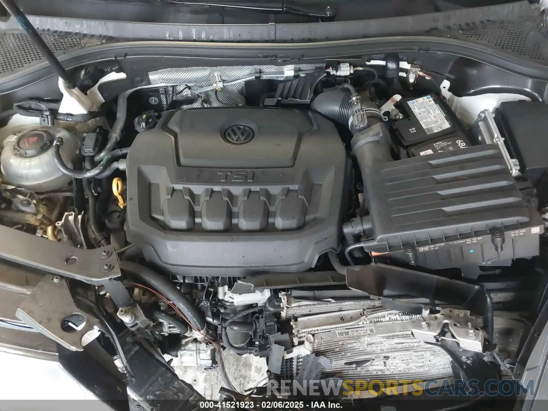 10 Photograph of a damaged car 3VV3B7AX4LM141023 VOLKSWAGEN TIGUAN 2020