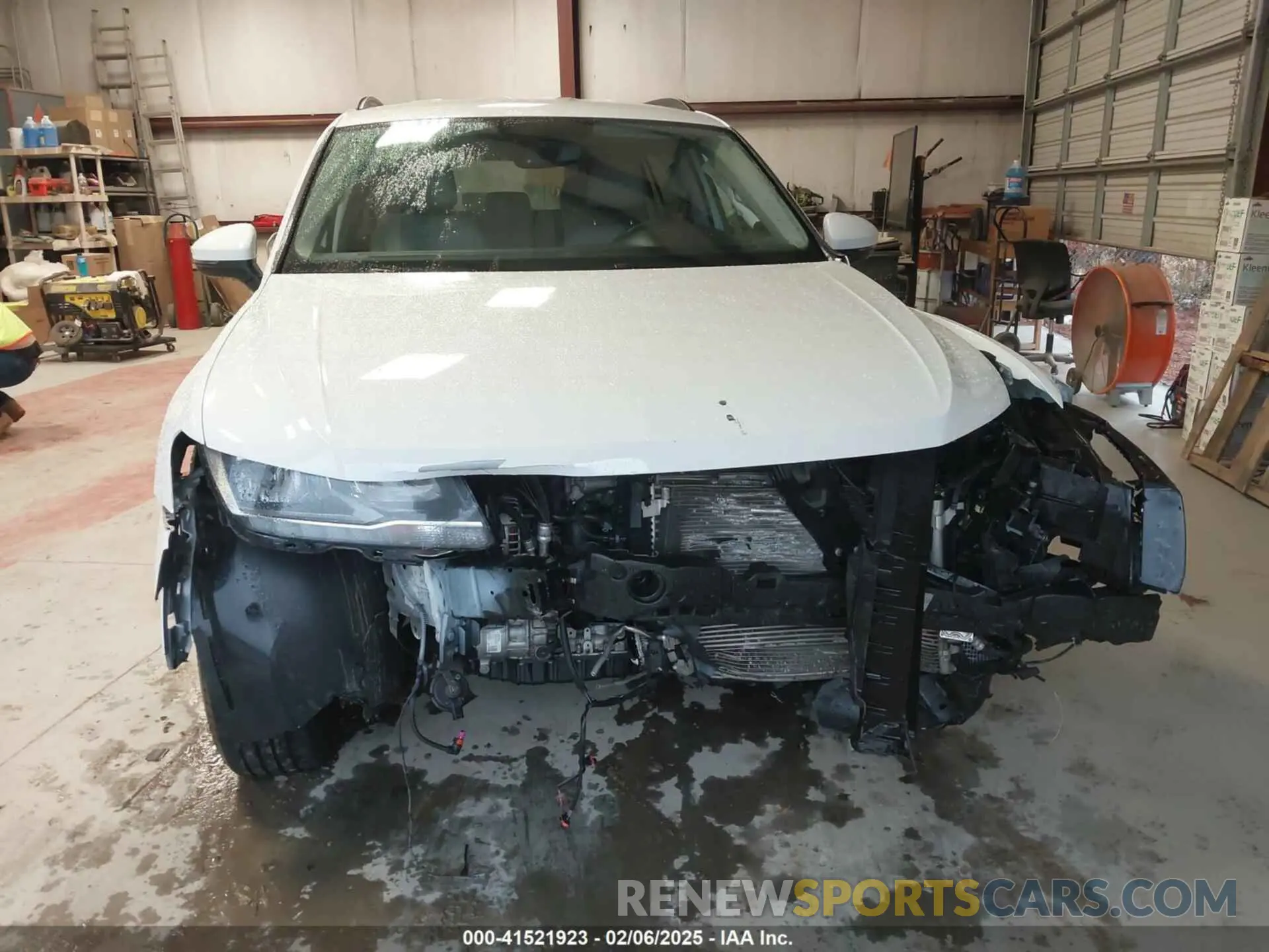 13 Photograph of a damaged car 3VV3B7AX4LM141023 VOLKSWAGEN TIGUAN 2020