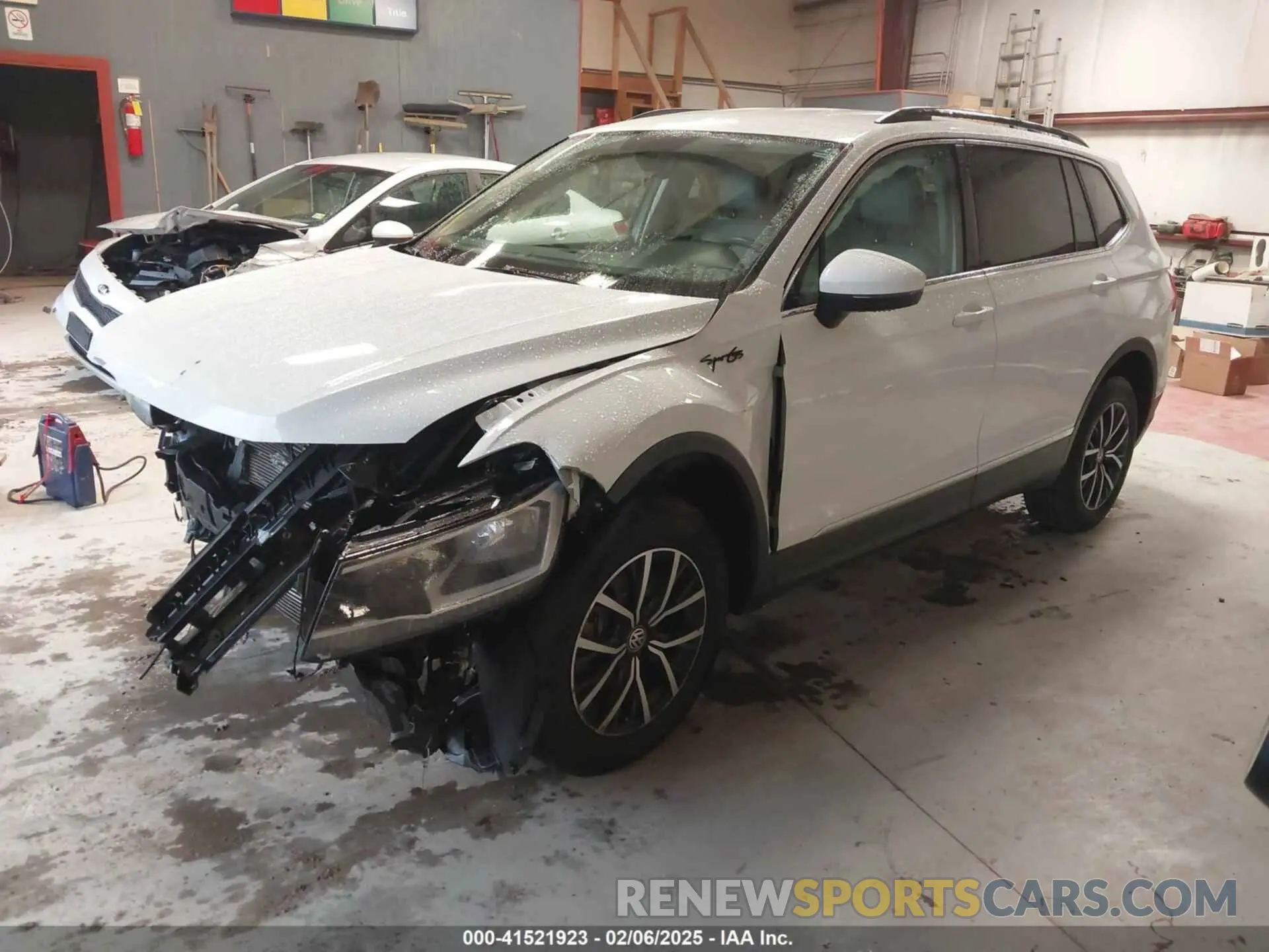 2 Photograph of a damaged car 3VV3B7AX4LM141023 VOLKSWAGEN TIGUAN 2020