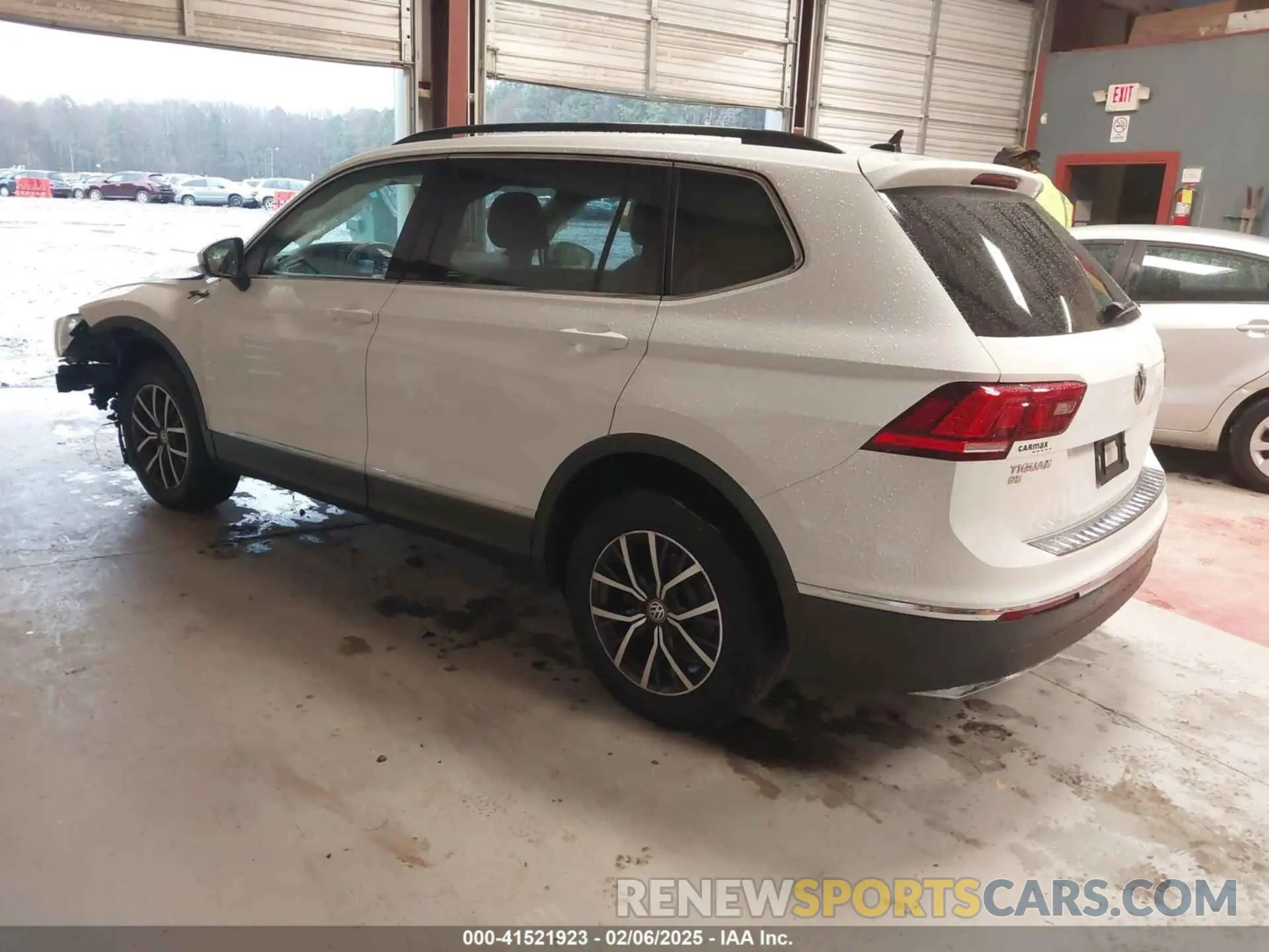 3 Photograph of a damaged car 3VV3B7AX4LM141023 VOLKSWAGEN TIGUAN 2020