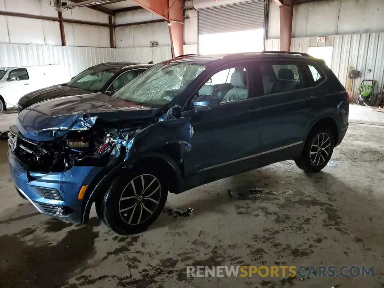 1 Photograph of a damaged car 3VV3B7AX5LM017570 VOLKSWAGEN TIGUAN 2020