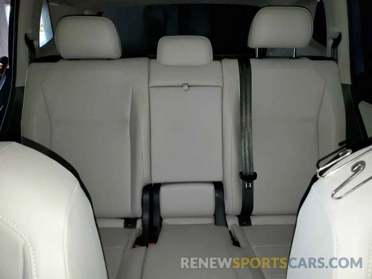 10 Photograph of a damaged car 3VV3B7AX5LM017570 VOLKSWAGEN TIGUAN 2020