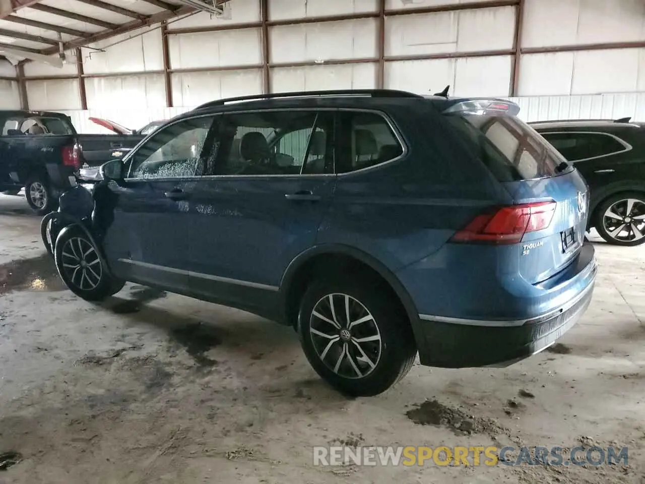2 Photograph of a damaged car 3VV3B7AX5LM017570 VOLKSWAGEN TIGUAN 2020