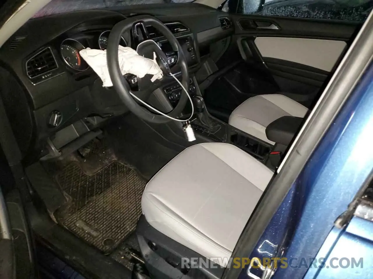 7 Photograph of a damaged car 3VV3B7AX5LM017570 VOLKSWAGEN TIGUAN 2020