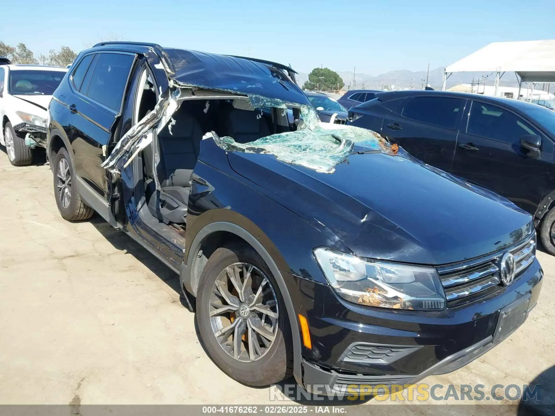 1 Фотография поврежденного автомобиля 3VV3B7AX6LM005167 VOLKSWAGEN TIGUAN 2020