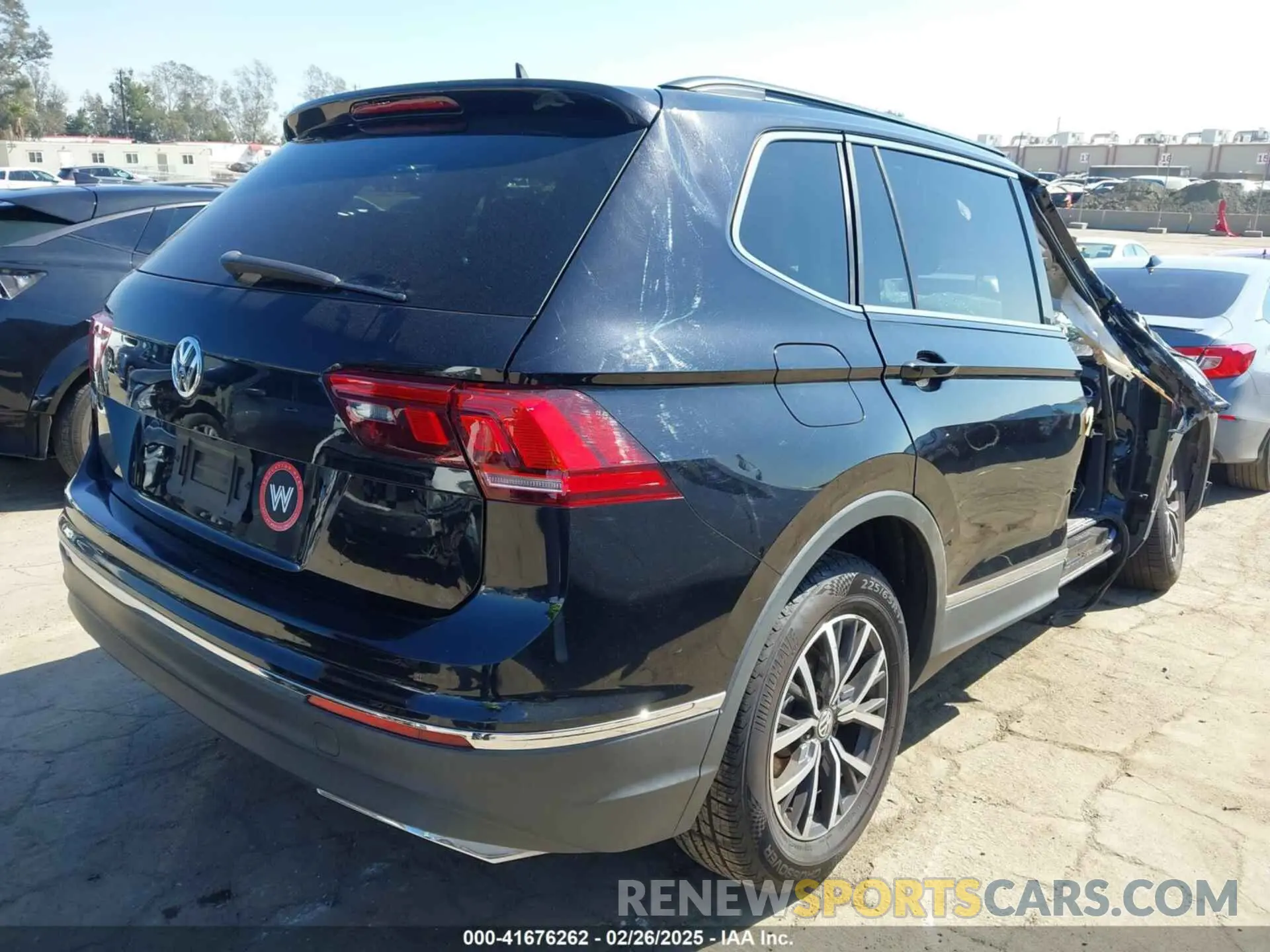 4 Фотография поврежденного автомобиля 3VV3B7AX6LM005167 VOLKSWAGEN TIGUAN 2020