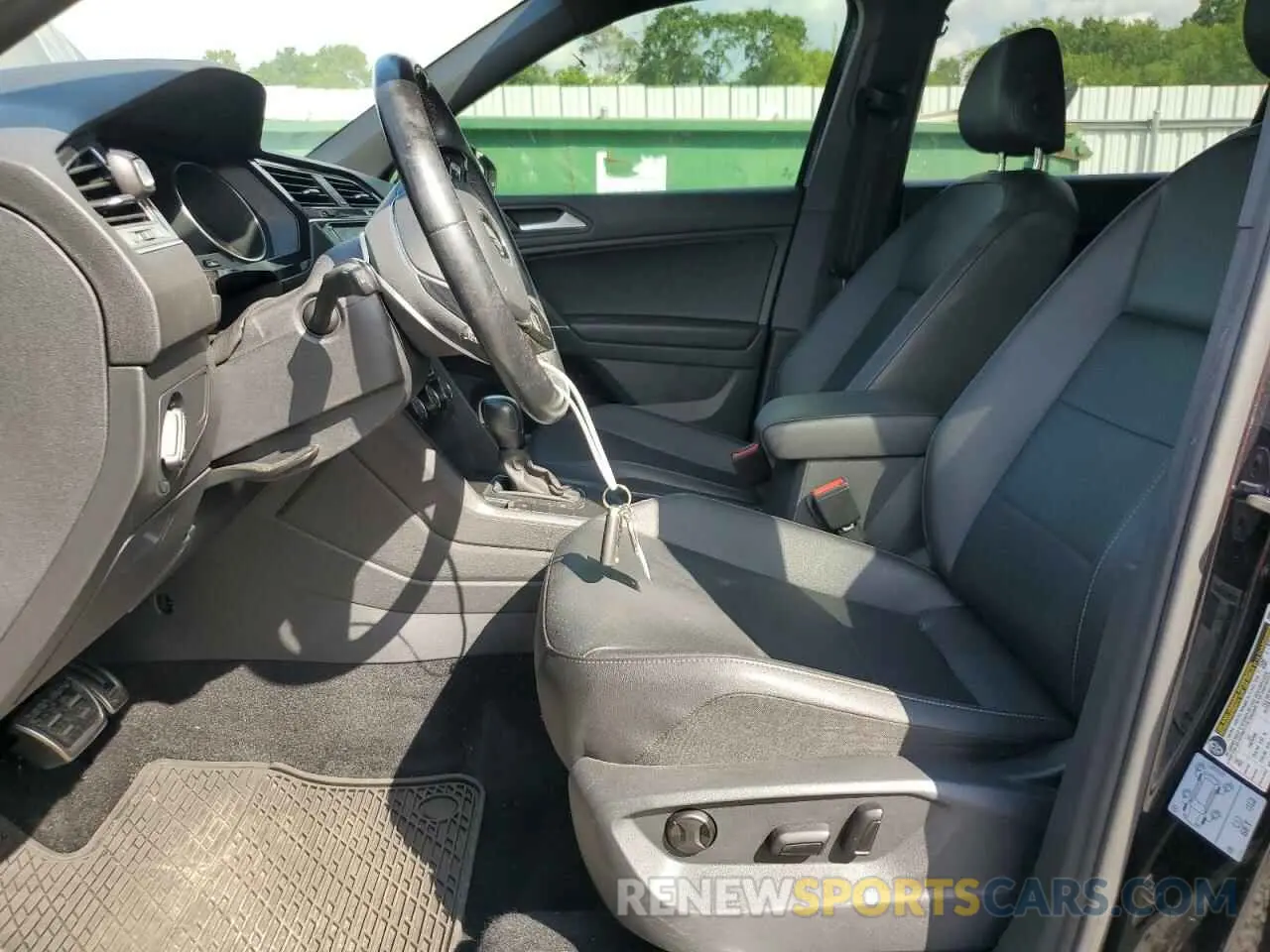 7 Фотография поврежденного автомобиля 3VV3B7AX6LM134073 VOLKSWAGEN TIGUAN 2020