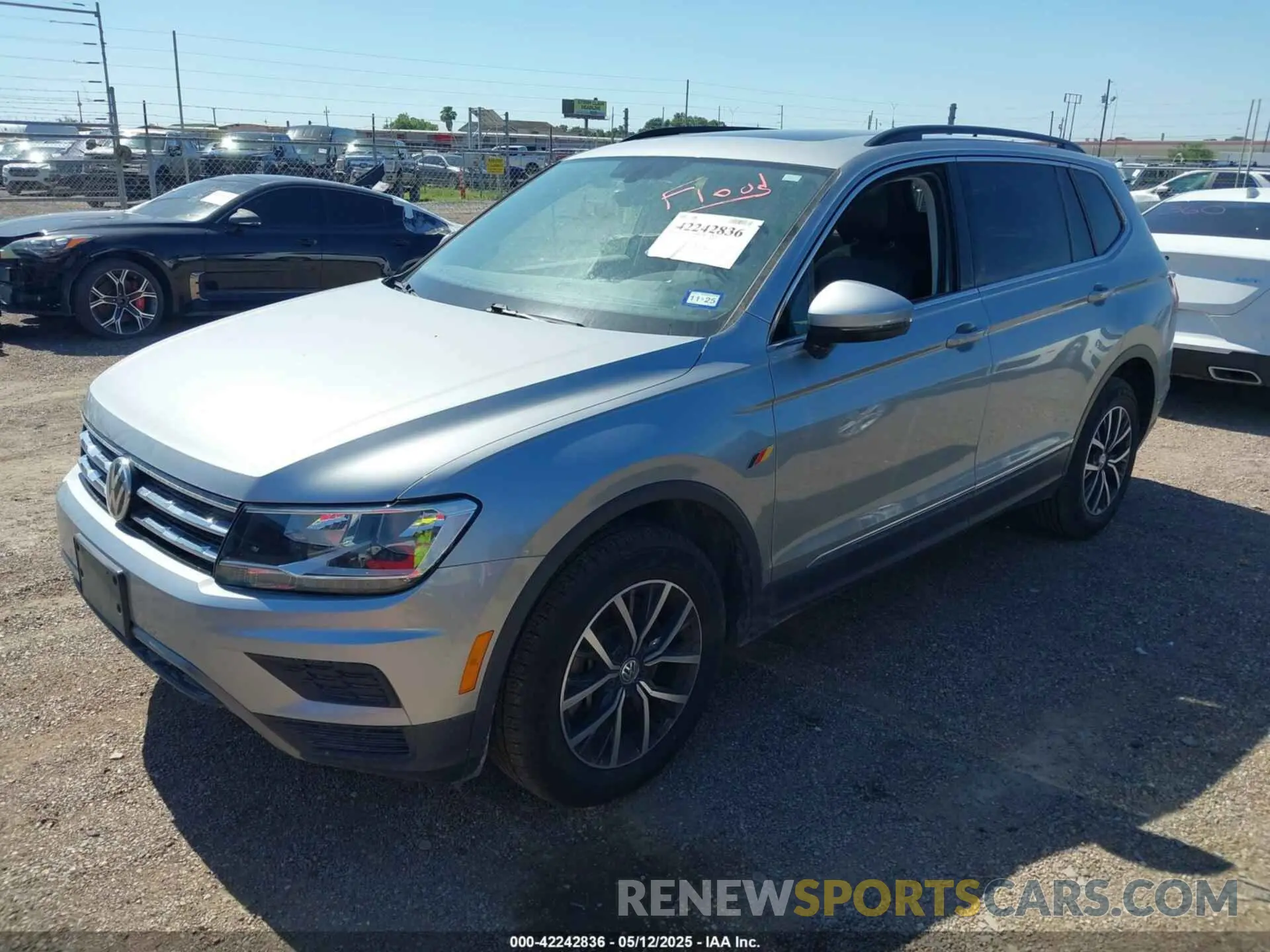 2 Фотография поврежденного автомобиля 3VV3B7AX7LM035035 VOLKSWAGEN TIGUAN 2020