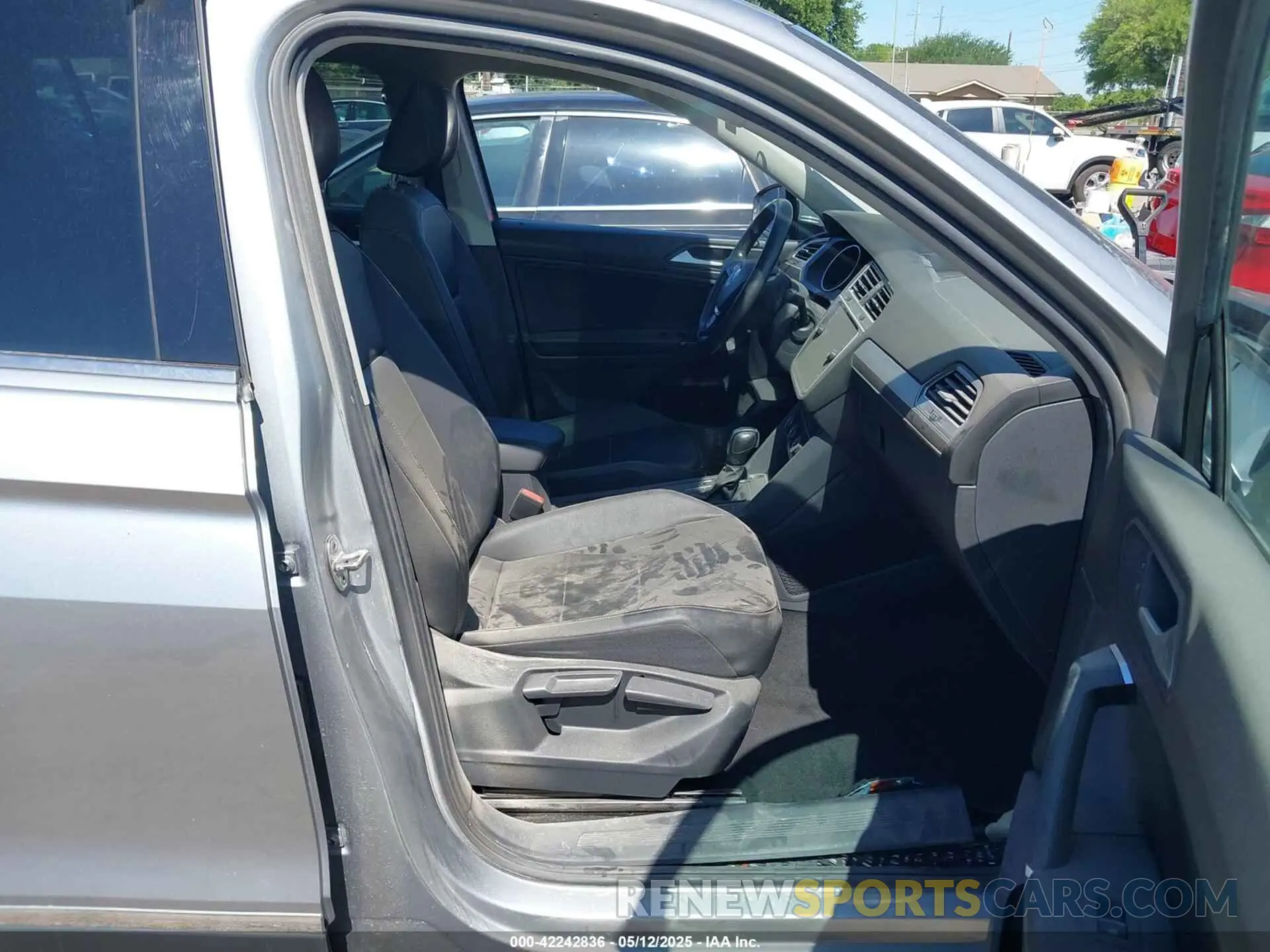 5 Фотография поврежденного автомобиля 3VV3B7AX7LM035035 VOLKSWAGEN TIGUAN 2020