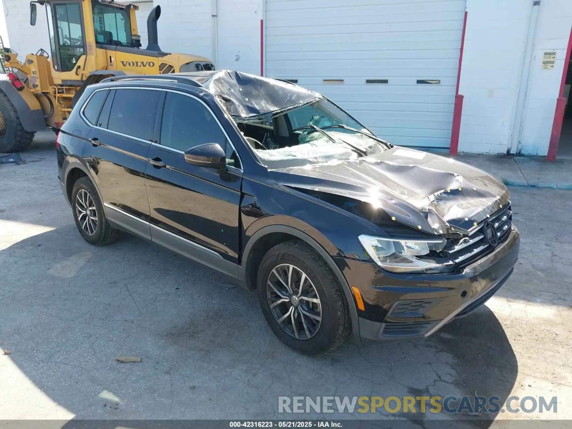 1 Фотография поврежденного автомобиля 3VV3B7AX7LM035567 VOLKSWAGEN TIGUAN 2020