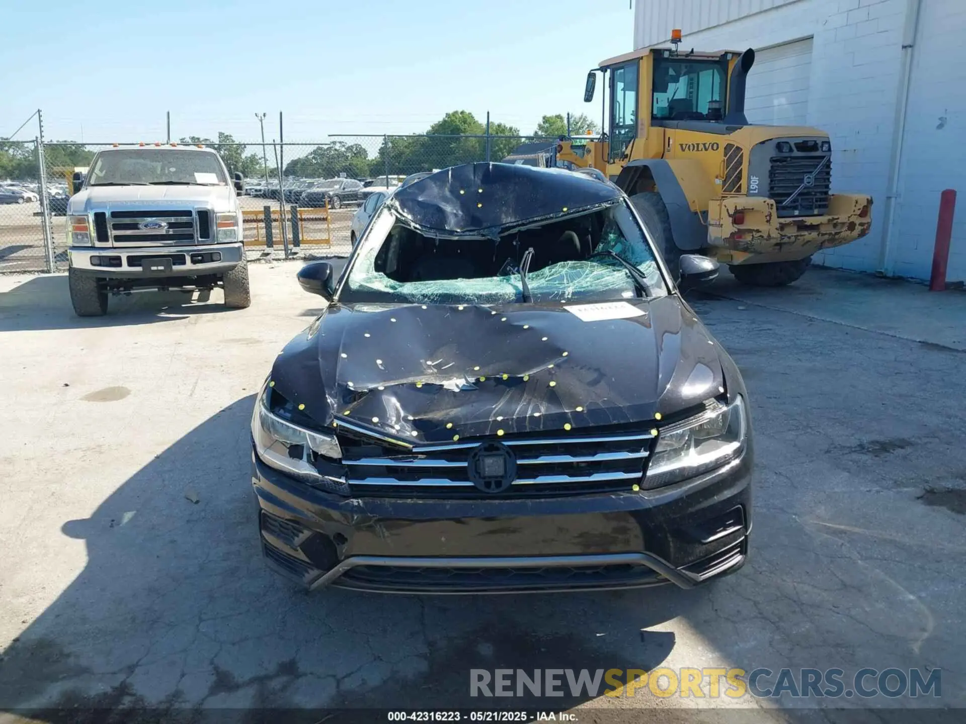 12 Фотография поврежденного автомобиля 3VV3B7AX7LM035567 VOLKSWAGEN TIGUAN 2020