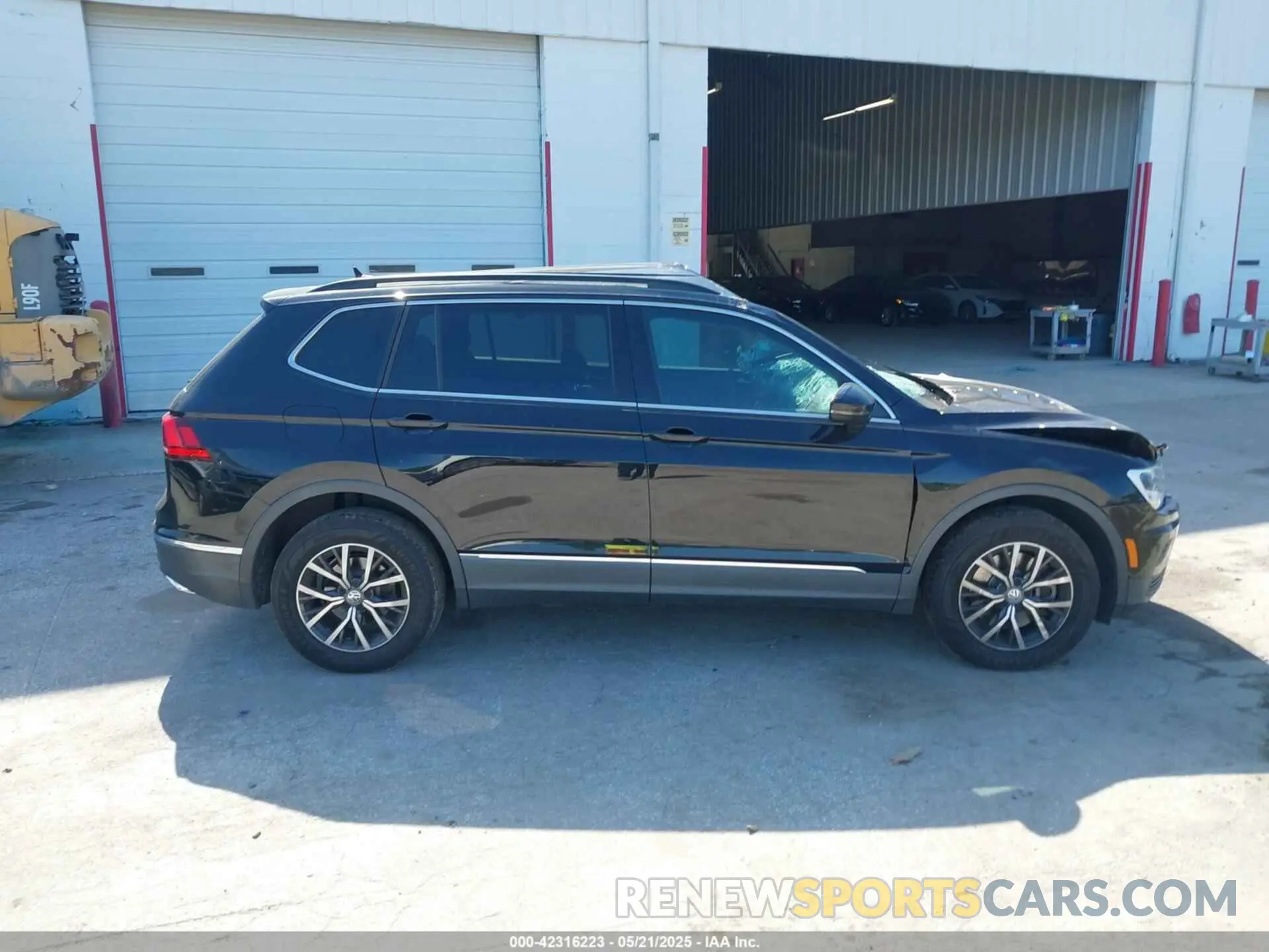 13 Фотография поврежденного автомобиля 3VV3B7AX7LM035567 VOLKSWAGEN TIGUAN 2020