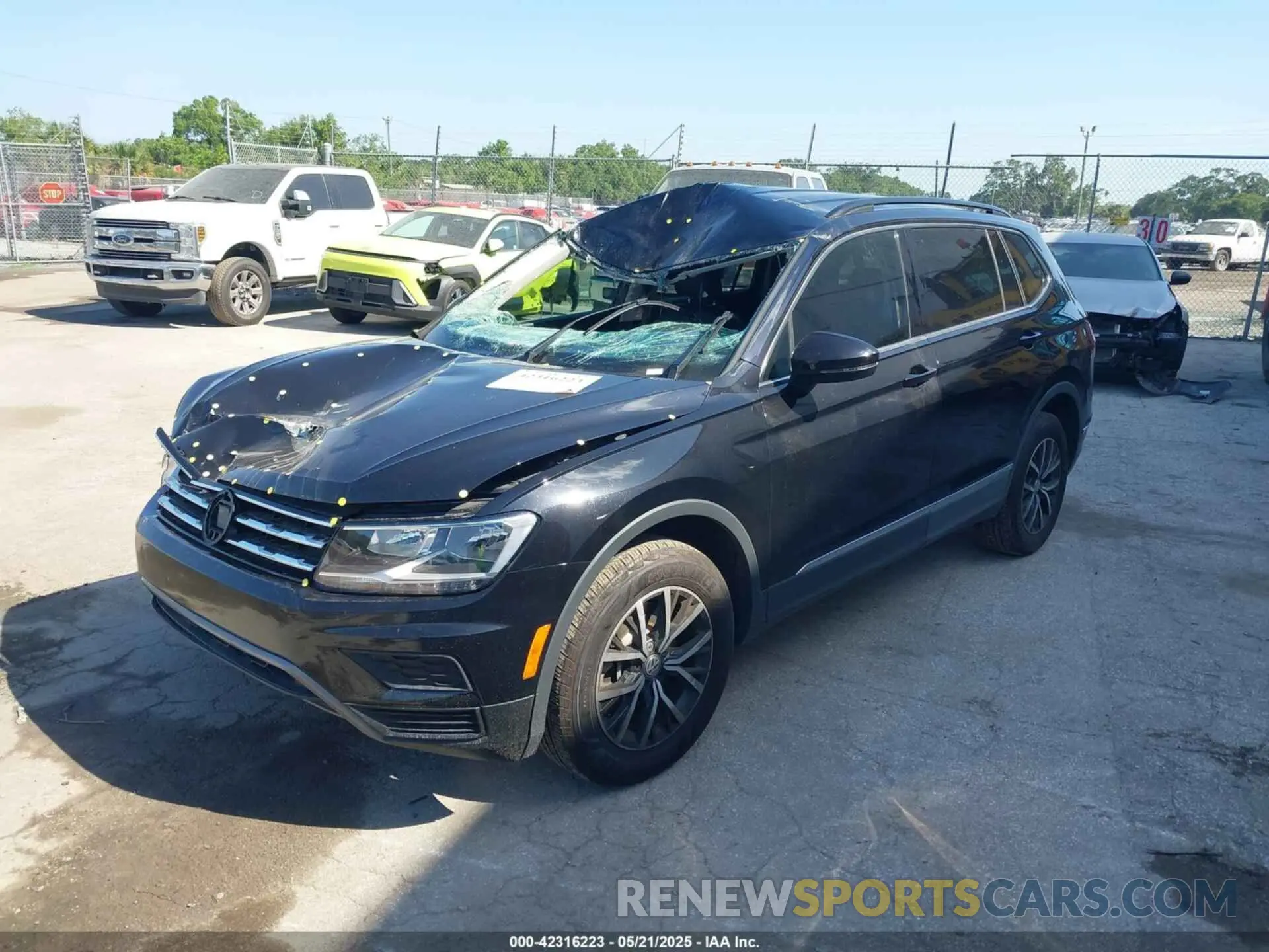 2 Фотография поврежденного автомобиля 3VV3B7AX7LM035567 VOLKSWAGEN TIGUAN 2020