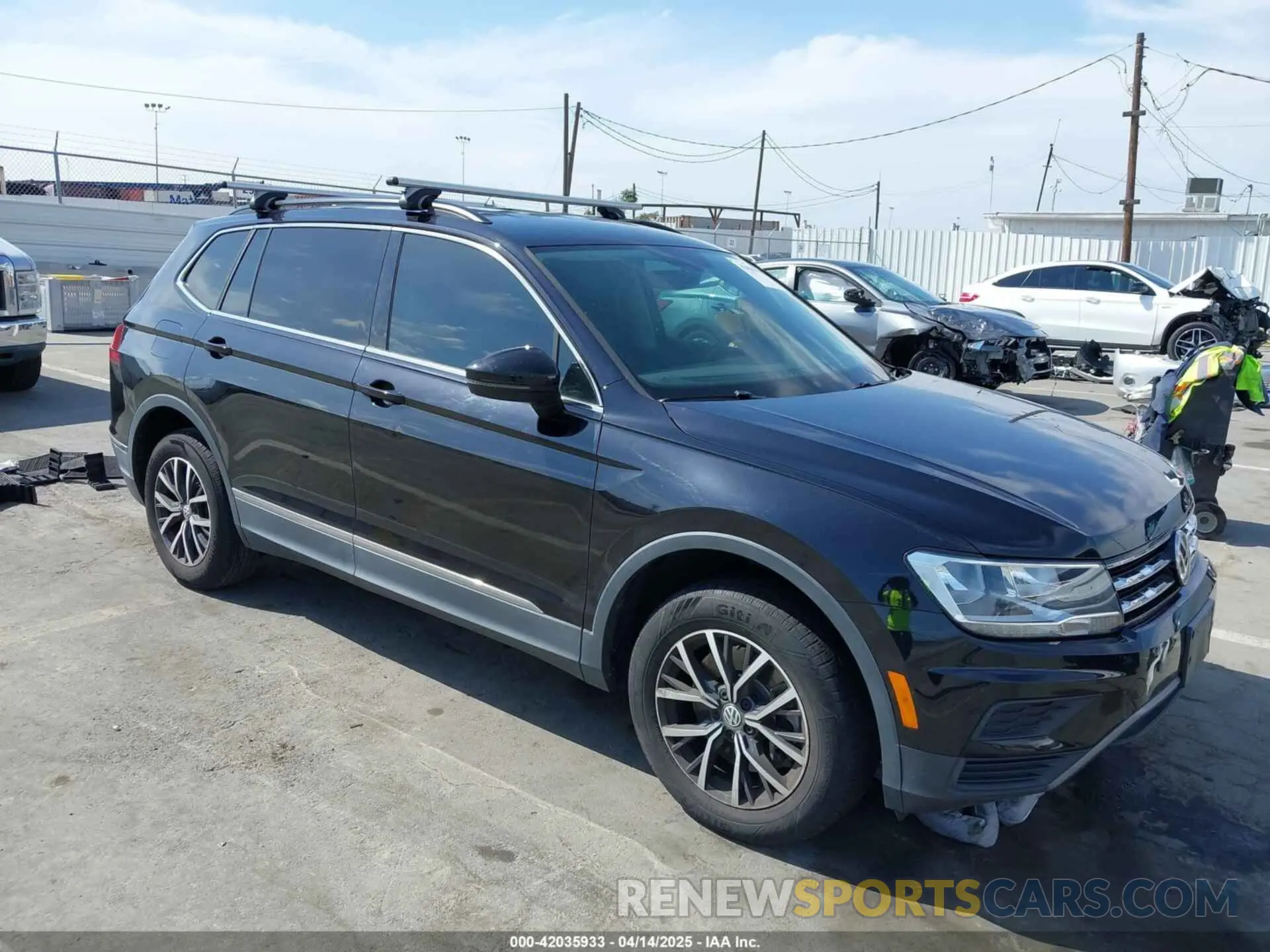 1 Photograph of a damaged car 3VV3B7AX8LM036520 VOLKSWAGEN TIGUAN 2020