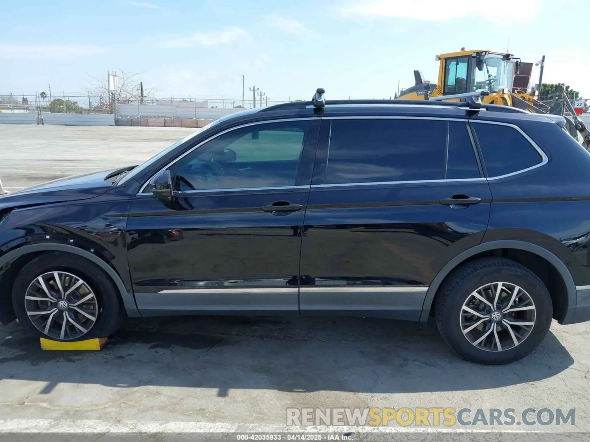 14 Photograph of a damaged car 3VV3B7AX8LM036520 VOLKSWAGEN TIGUAN 2020