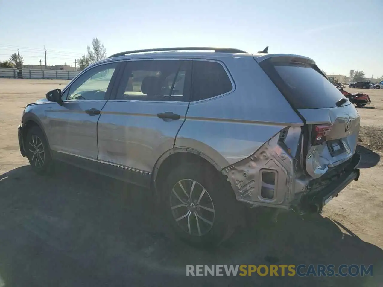 2 Фотография поврежденного автомобиля 3VV3B7AX8LM036808 VOLKSWAGEN TIGUAN 2020