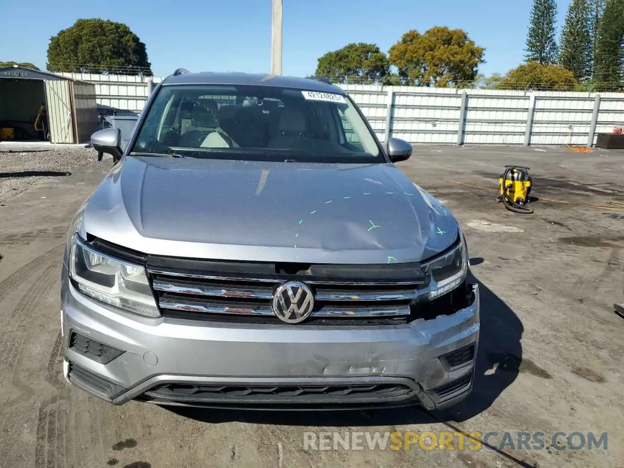 5 Фотография поврежденного автомобиля 3VV3B7AX8LM036808 VOLKSWAGEN TIGUAN 2020