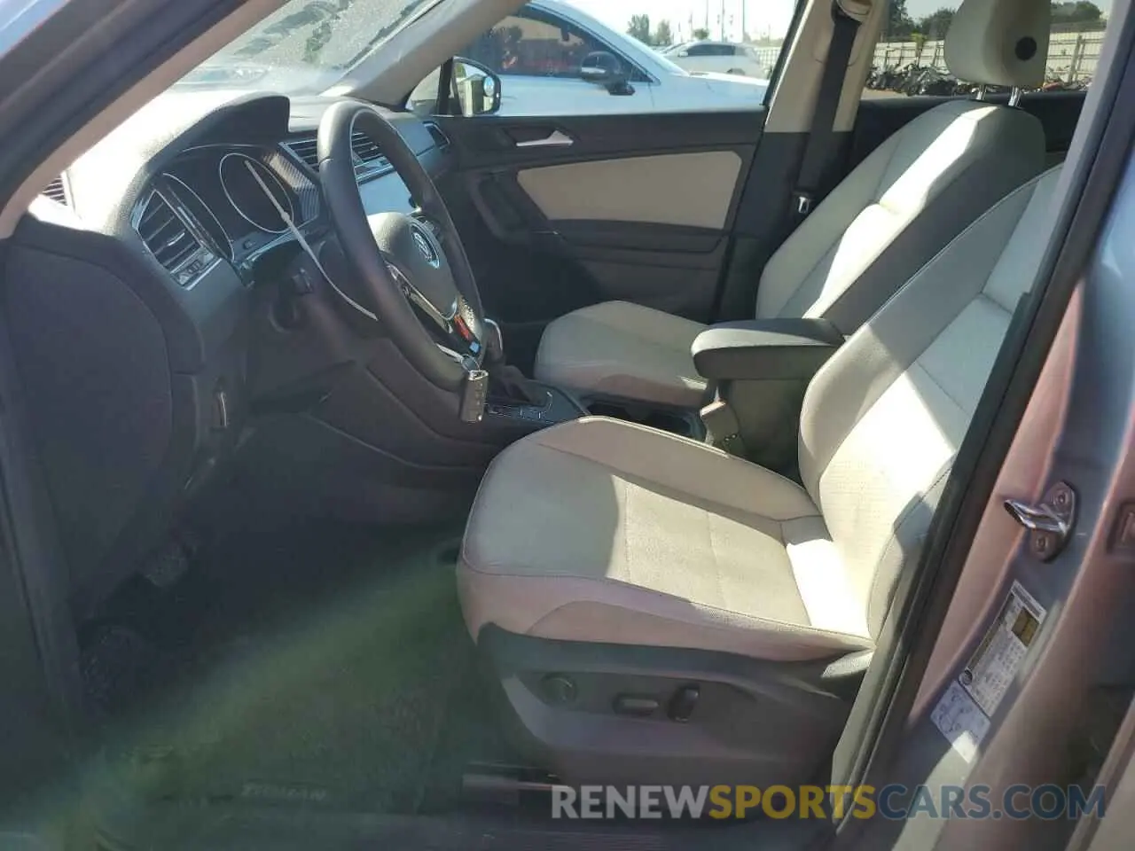 7 Фотография поврежденного автомобиля 3VV3B7AX8LM036808 VOLKSWAGEN TIGUAN 2020