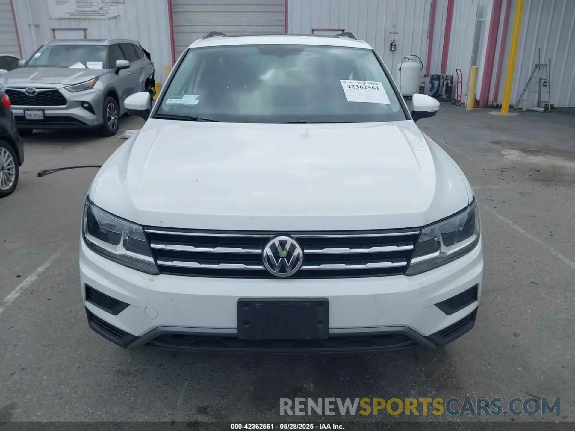 13 Photograph of a damaged car 3VV3B7AX8LM074622 VOLKSWAGEN TIGUAN 2020