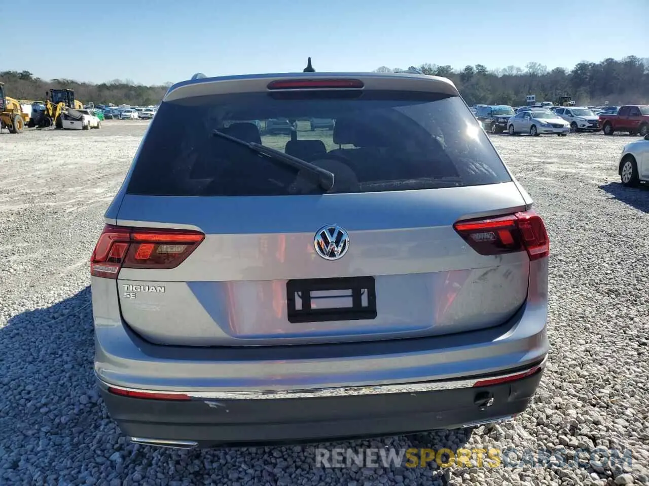 6 Photograph of a damaged car 3VV3B7AX8LM121003 VOLKSWAGEN TIGUAN 2020