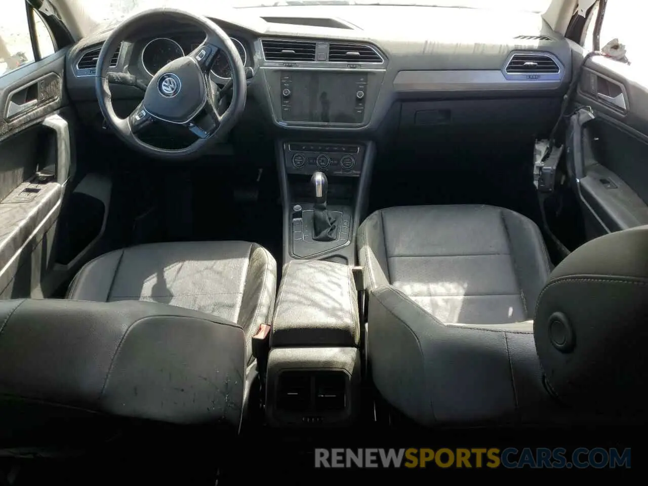 8 Photograph of a damaged car 3VV3B7AX9LM141471 VOLKSWAGEN TIGUAN 2020
