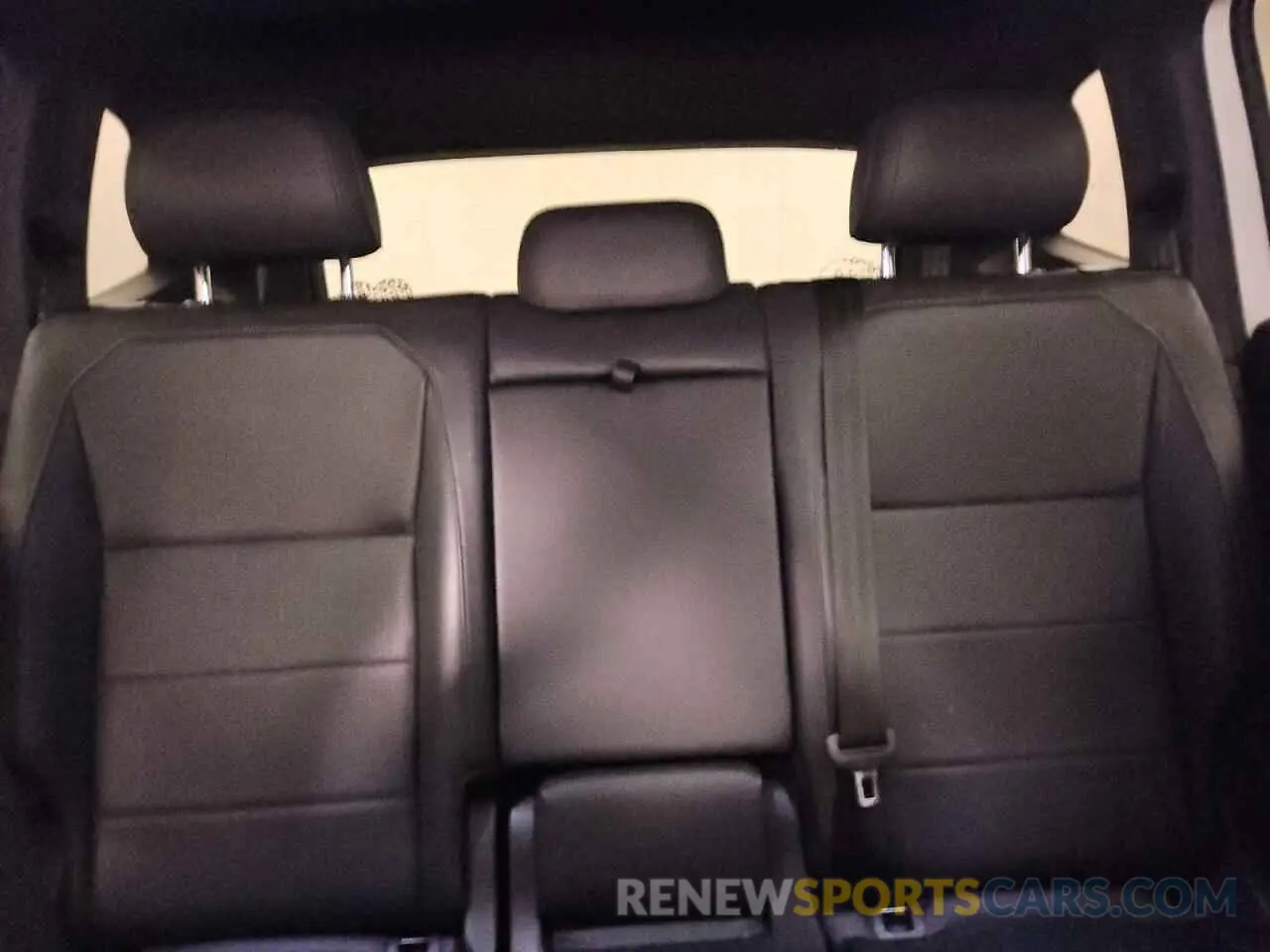 10 Photograph of a damaged car 3VV3B7AX9LM147982 VOLKSWAGEN TIGUAN 2020
