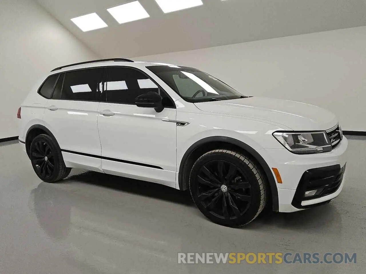 4 Photograph of a damaged car 3VV3B7AX9LM147982 VOLKSWAGEN TIGUAN 2020