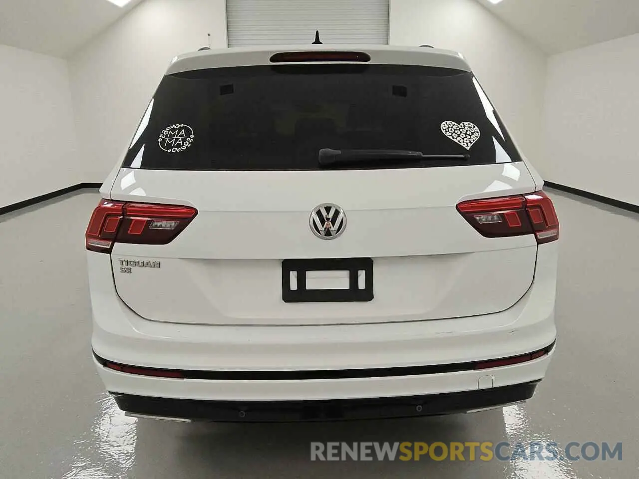 6 Photograph of a damaged car 3VV3B7AX9LM147982 VOLKSWAGEN TIGUAN 2020