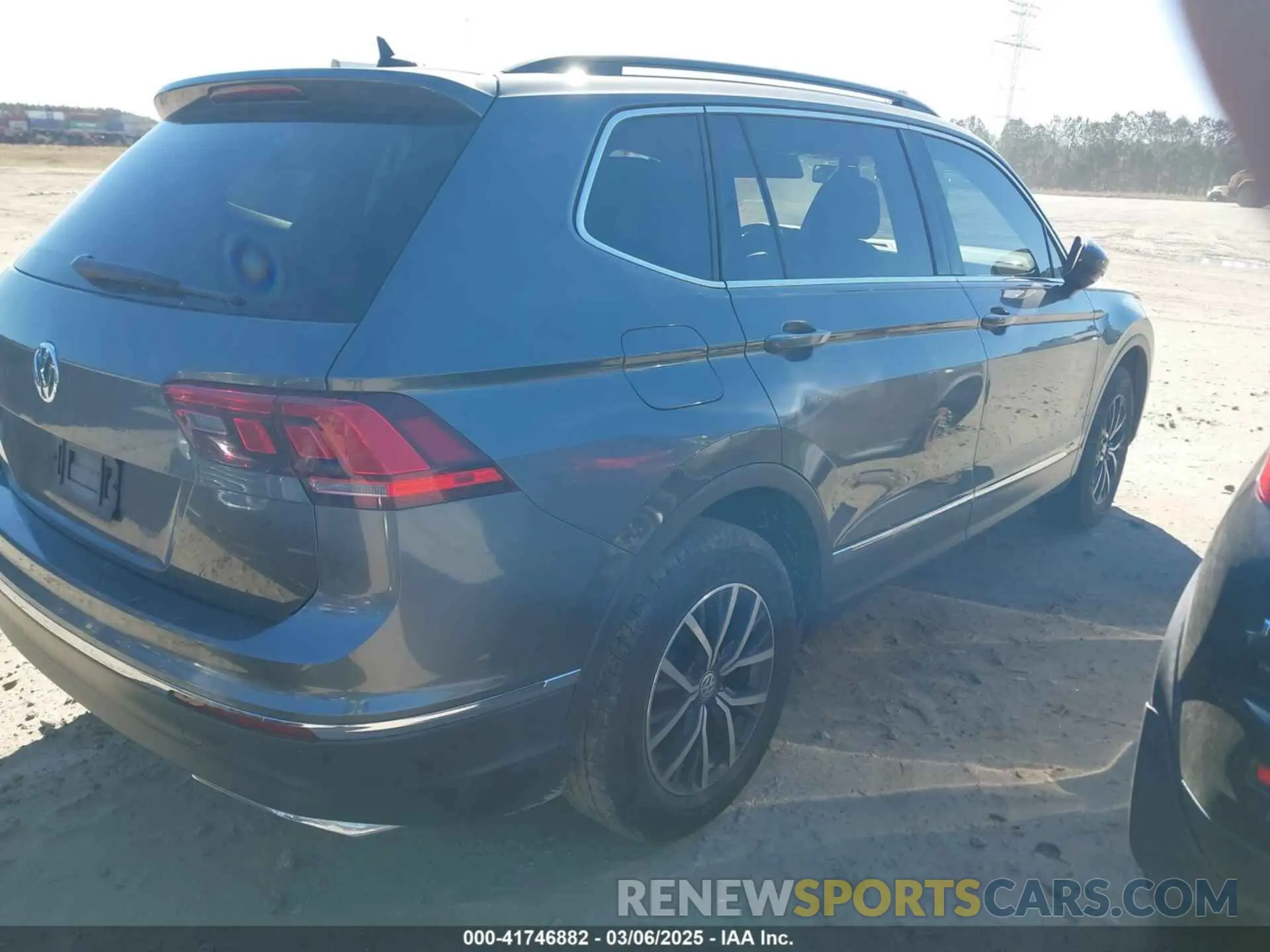 4 Фотография поврежденного автомобиля 3VV3B7AXXLM044893 VOLKSWAGEN TIGUAN 2020